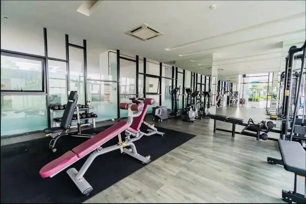 Apartment Mid Valley Southkey With Bathtub And Straits View For Family Toodlers 8 To 14Pax Johor Bahru